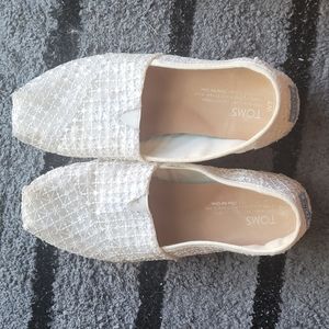 Toms lace slip ons